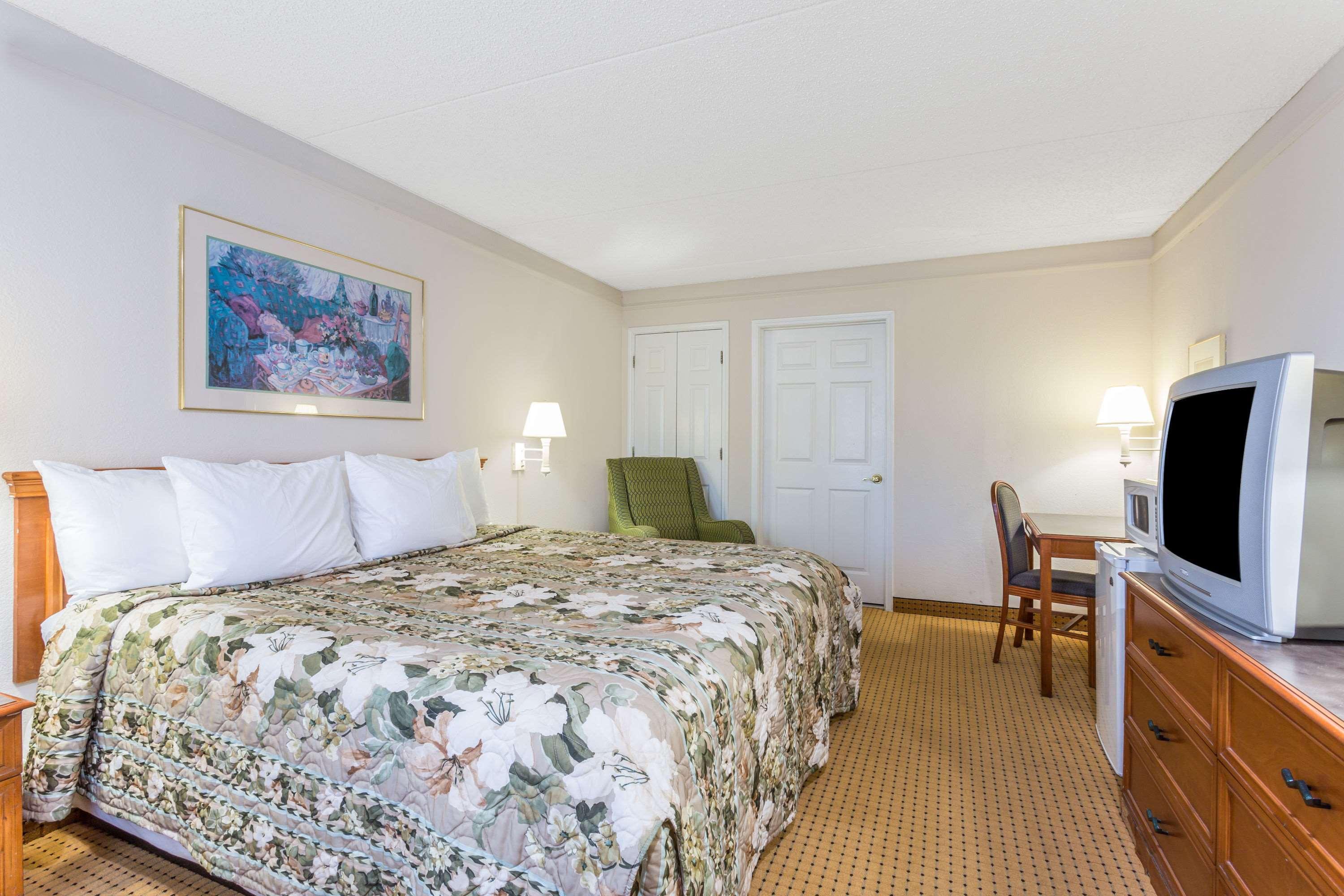 Econo Lodge Richmond-North Chesterfield Esterno foto