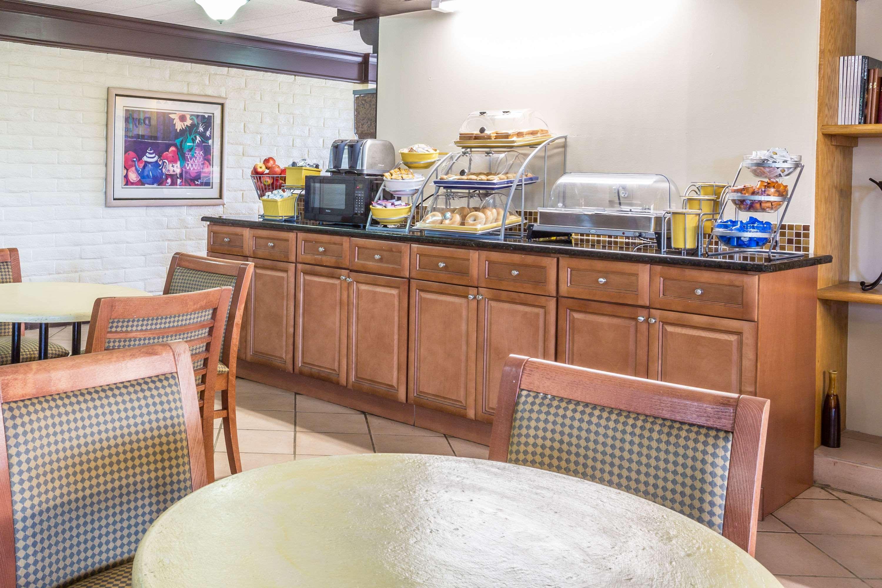 Econo Lodge Richmond-North Chesterfield Esterno foto