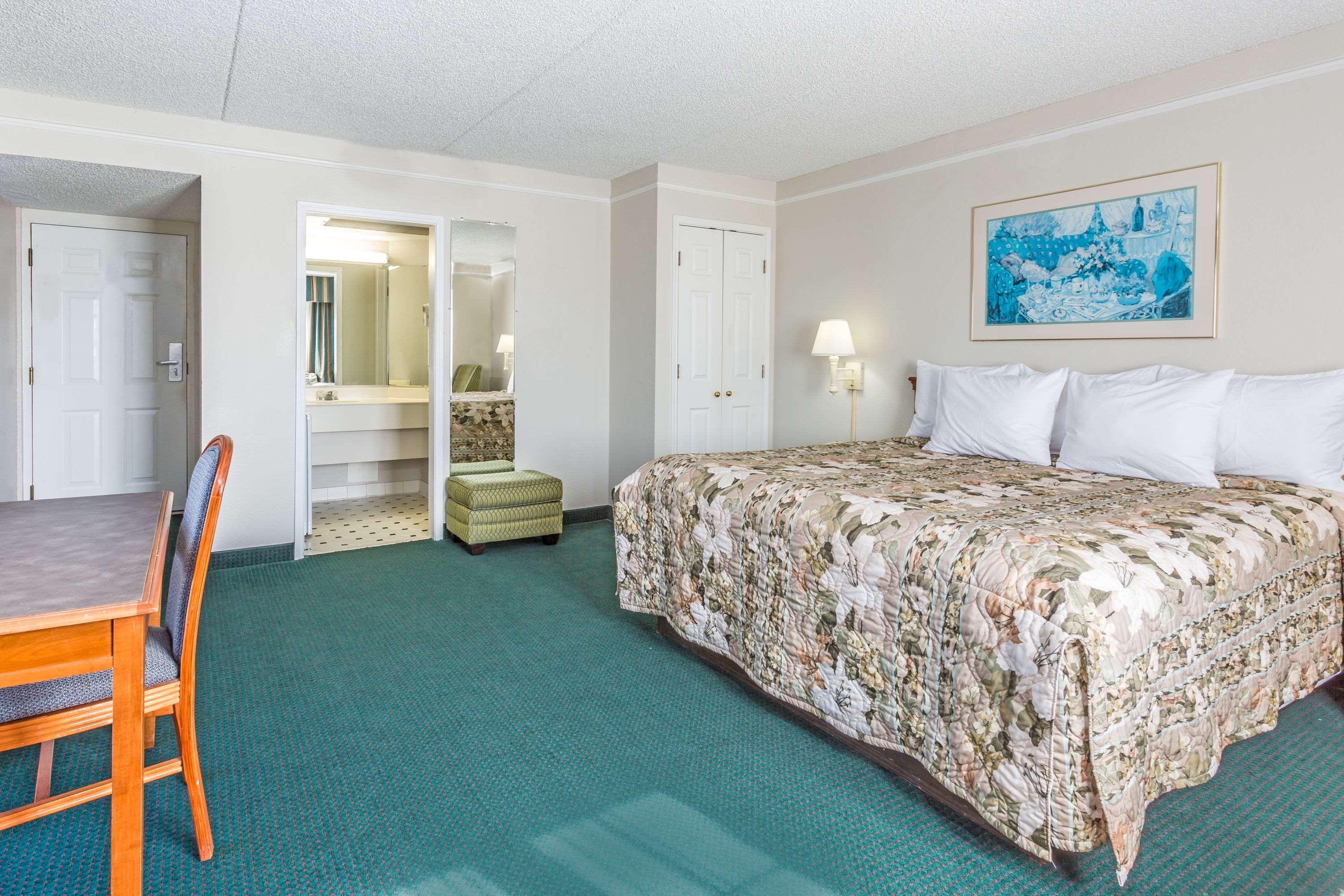Econo Lodge Richmond-North Chesterfield Esterno foto