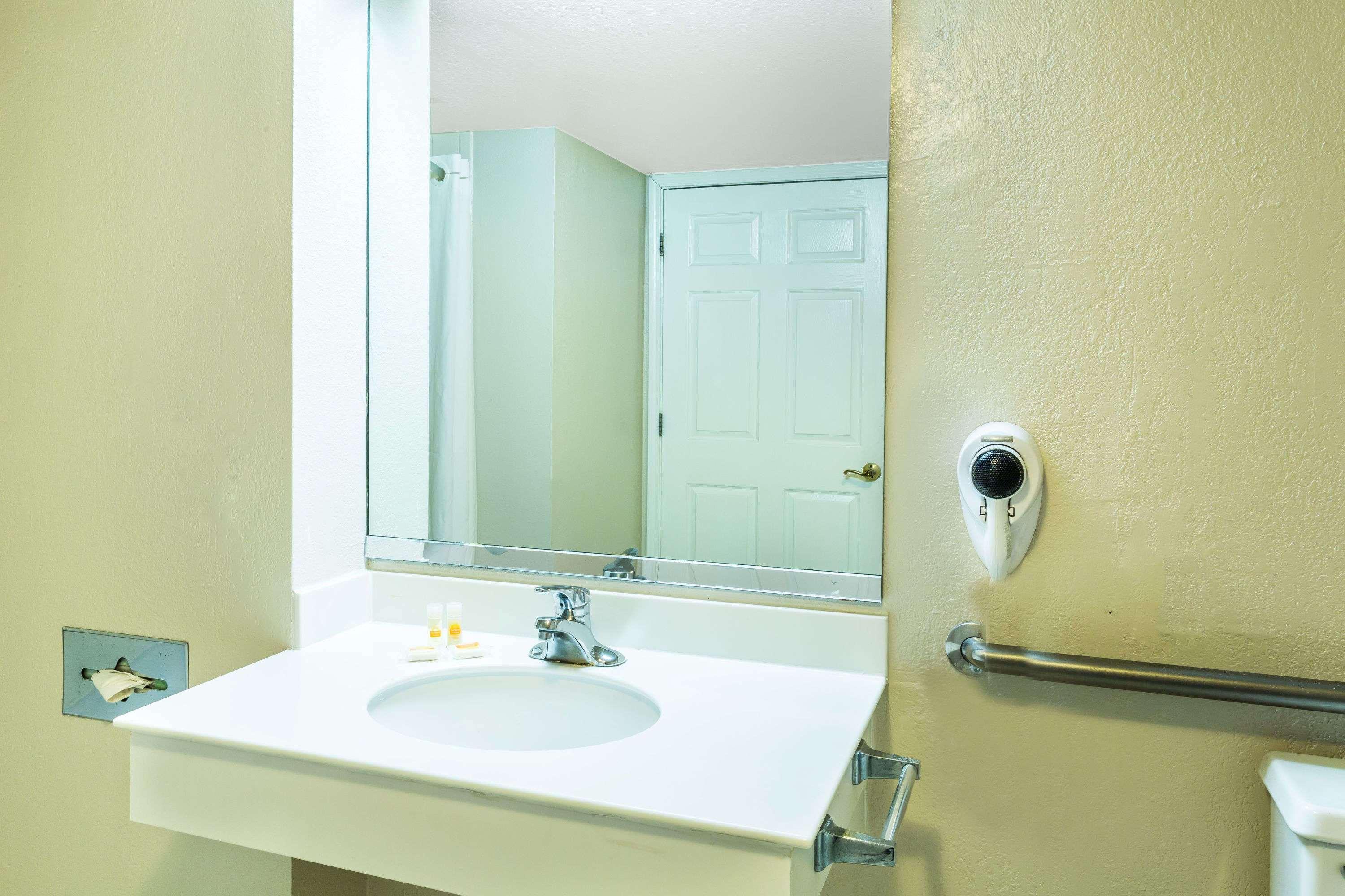Econo Lodge Richmond-North Chesterfield Esterno foto