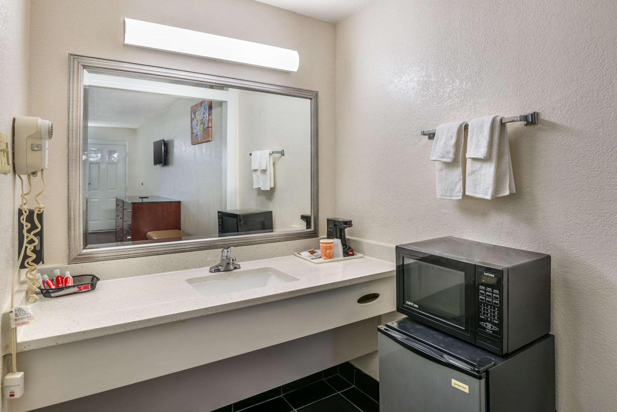 Econo Lodge Richmond-North Chesterfield Esterno foto