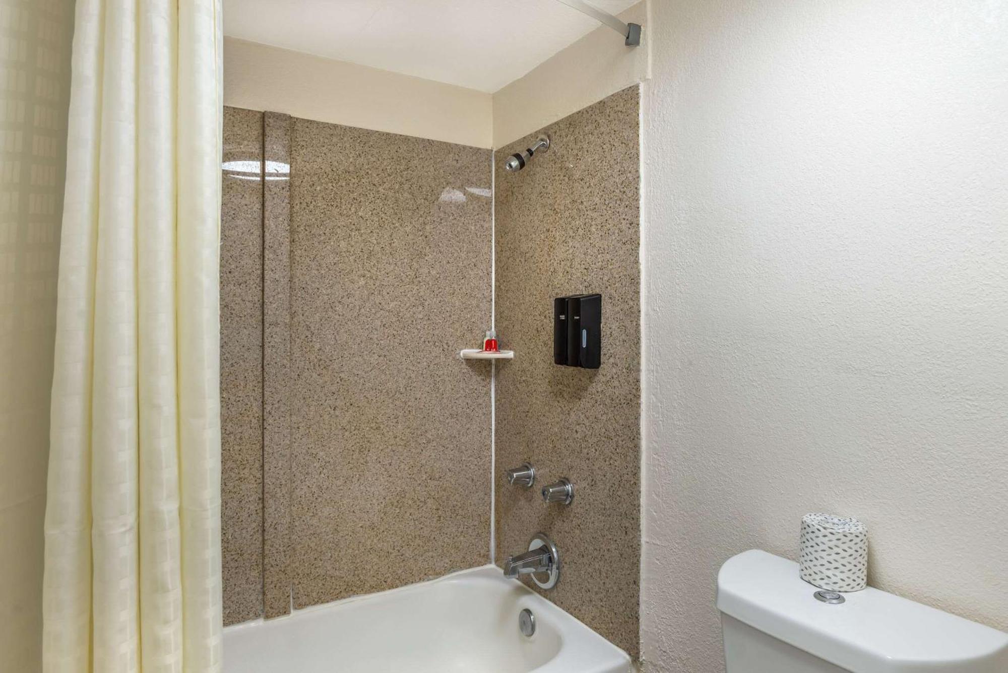 Econo Lodge Richmond-North Chesterfield Esterno foto