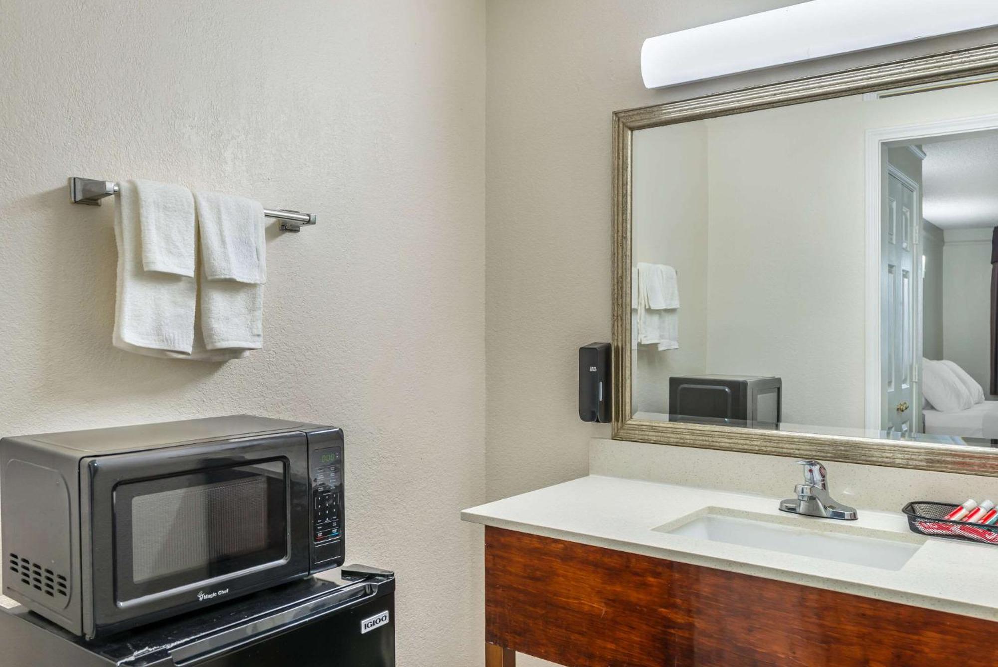 Econo Lodge Richmond-North Chesterfield Esterno foto